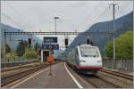 Ein SBB ETR 470 als Ec 16 auf der Fahrt von Milano nach Zürich fährt in Faido durch.