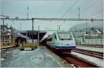 Ein CIS ETR 470 auf der Fahrt Richtung Basel beim Halt in Spiez. 
Analoges Bild vom 4. Jan 1995