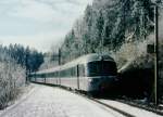SBB: Bis vor dem endgültigen Aus Ende 2000, standen noch einige RAe TEE II als TGV-Zubringer auf der Strecke Bern - Frasne mit grauem Anstrich im Einsatz. Im Winter 1999 wurde die  GRAUE MAUS  bei Boveresse fotografiert.
Foto: Walter Ruetsch 