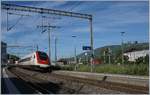 rabde-500-icn-2/599078/ein-icn-auf-der-fahrt-richtung Ein ICN auf der Fahrt Richtung Zürich neigt sich bei seiner raschen Durchfahrt in Biel Mett kräftig in die Kurve.
16. Mai 2017