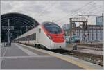 Ein SBB RABe 501  Giruno  wartet in Milano Centrale auf die Abfahrt nach Zürich HB.