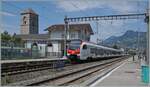 Der SBB RABe 523 113 verlässt nach einem kuren Halt als R3 den Bahnhof von Villeneuve. Ziel des Zuges ist Vallorbe.

15. Juli 2024