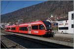 Der SBB RABe 526 285 erreicht als Regionalzug 7217 von La Chaux-de-Fonds nach Biel/Bienne den Bahnhof St-Imier.