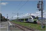 Der BLS RABe 528 105  MIKA  beim Halt als R91 6121 in Bouveret. Der von der Regionalps angemietete Zug ist von St-Gingolph nach Brig unterwegs und wartet nun auf den Gegenzug.

24. Juli 2024