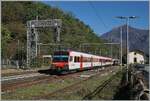 Zwei RegionAlpes Domino RBDe 560 sind auf dem Weg nach Domosossola und fahren durch den Bahnhof von Preglia. 

31. Oktober 2024