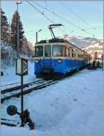 Der ABDe 8/8 4002 verlässt den noch nicht umgebauten Bahnhof von Gstaad Richtung Zweisimmen.
