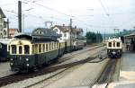 Während ABDeh 4/4 3 den Bahnhof Gais in Richtung Appenzell verlässt, wartet ABDeh 4/4 7 noch auf Reisende nach Altstätten (Frühjahr 1979)