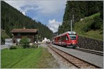 Der RhB ABe 8/12 3515 als Regionalzug 1836 unterwegs beim Halt in Davos Monstein.
12. Sept. 2016