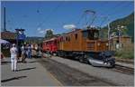 abe-44-i-rhb-bernina/646095/50-jahre-blonay-chamby---mega 50 Jahre Blonay Chamby - MEGA BERNINA FESTIVAL: Während des B-C Bernina Festival verkehrte am Sonntag einige Züge der BC bis nach Vevey, 
Das Bild zeigt den von Vevey in Blonay eingetroffen Zug kurz vor der Weiterfahret nach Chaulin, mit der Ge 4/4 182 und dem RhB ABe 4/4 35 an Spizte. 


9. Sept. 2018