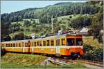 be-44/337018/regionalzug-153-schoeftland---aarau-- Regionalzug 153 Schöftland - Aarau - Menziken Burg mit Be 4/4 17 'Gränichen' und Bt in der Eie. 
14. Juli 1984 