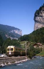 abeh-44/458655/entlang-der-weissen-luetschine-bringt-abeh Entlang der Weissen Lütschine bringt ABeh 4/4 einen Zug von Interlaken nach Lauterbrunnen (Mai 1981)