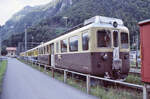 Triebwagen ABeh4/4 304 der Berner Oberland Bahn wurde in den 1990er/2000er Jahren nicht mehr modernisiert und �berholt. Hier steht er noch in der alten Farbgebung offenbar f�r gelegentliche Man�verdienste im Abstellgleis in Zweil�tschinen, 1.September 2007 