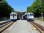 Die Triebwagen der Berner Oberland Bahn BOB ABeh4/4 I 304-310: Triebwagen 309 der Bayerischen Zugspitzbahn neben deren Doppeltriebwagen 14 in Grainau. Normalerweise verkehrt der Triebwagen nicht auf der Zahnstange, doch muss er wohl die Zahnstangenrampe befahren, um ins Depot oberhalb Grainau zu gelangen. Zugelassen ist 309 noch ein St�ckchen weiter bis Eibsee. 17.Juni 2012 
