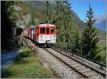 Der BDeh 4/4 N° 5 schiebt den BDt N° 65 bergwärts Richtung Le Châtelard. Das Bild entstand kurz nach Le Trétien, auf dem Stromschienenabschnitt.
14. Oktober 2007 