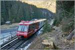 Nach der kurzen Wendezeit des R85 in Vallorcine der TMR BDeh 4/8 21 schon wieder zur�ck. Er ist als Regionalzug R 85 auf dem Weg von Vallorcine nach Martigny hier auf dem franz�sischen Streckenabschnitt mit Energiezufuhr durch die Stromschiene. Wie m ...