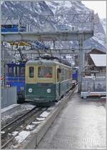 Zu meiner Freude musste der BDeh 4/4 115 in Lauterbrunnen nach dem Entladen der Güterwagen etwas zurücksetzen so, dass doch noch ein etwas besseres Bild zustande.