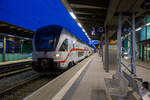 Der vierteilige Stadler KISS - IC2 4116 der Baureihe 4110 (ex Westbahn) der DB Fernverkehr AG hat als IC 2172 von Dresden Hbf via Berlin Hbf am Abend (21.37 Uhr) des 15 Mai 2022 seinen Zielbahnhof