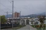 Ein SBB RABE 522 auf dem Weg in Richtung Delle fährt über den BLS Mösli Viadukt und erreicht unmittelbar darauf den Bahnhof Grenchen Nord.