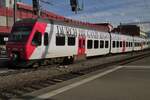 Werbe-NINA 525 036 treft am 23 März 2017 in Thun ein. Werbe-NINA 525 036 treft am 23 März 2017 in Thun ein.