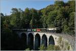 50 Jahre Blonay Chamby - MEGA BERNINA FESTIVAL: Der MOB FZe 6/6 2002 überquert das Baie de Clarens Viadukt, und erhält dann (im Bild nicht zu sehen) in Vers-chez-Robert Vorspann von der RhB