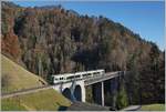 Der BLS RABe 535 112  Lötschberger  auf der Fahrt nach Zweisimmen kurz nach Weissenburg  beim Bunschenbach Viadukt.