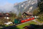 Ein Ausblick am 01.10.2011 morgens aus dem Hotelfenster, die Heizl befeuerte Lok 15 der BRB fhrt von Brienz zum Rothorn (2244 m .