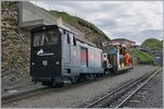 Die BRB Hm 2/2 mit ihrem  Versogrungszug  auf dem Brienzer Rothorn.