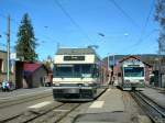 GTW 2/6 nach Vevey und der Beh 2/4 Richtung Les Pleiades warten in Blonay auf die Abfahrtszeit.