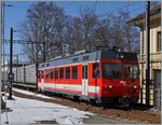 Der CJ Be 4/4 617 mit einem Güterzug in La Chaux de Fonds. 
18. März 2016