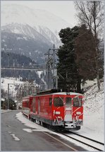 MGB De 4/4 93 mit einem Regionalzug nach Visp beim Halt in Fiesch.