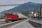 Die HGe 4/4 36 steht mit ihrem Glacier Pullman Express St.Moritz - Zermatt in Brig.