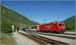 Der Glacier Express 911 Davos - Zermatt fhrt in Realp ein (und durch).