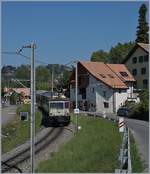 Die MOB GDe 4/4 6006  Aigles les Murailles  schiebt auf der Fahrt durch die Weinberge oberhalb von Montreux bei Planchamp ihren Golden Pass Express in Richtung Zweisimmen.