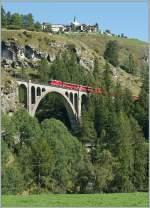 Guarda heisst der Ort hoch oben auf dem Berg! Und das wir wohl  sehen  heissen.