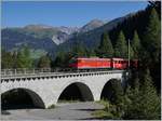 Kurz nach der Dienststation Muot folgt der Albula Viadukt I, hier mit der RhB Ge 6/6 II 707 auf der Fahrt nach St.