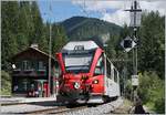 Auf der Rückfahrt des Alegras war auch ich schon in Davos Wiesen angekommen und konnte ihn beim Halt in der schmucken Station fotografieren.