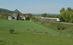 Ein SBB Flirt als 87693 von Engen nach Konstanz bei Singen am 22.04.2011.