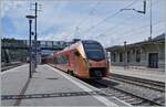 Der SOB RABe 526 108/208  Treno Gottardo  nach Zürich verlässt Bellizona.