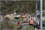 Der TMR Beh 4/8 N° 72 mit der UIC Nummer 72 (UIC 90 85 838 072-4 CH-TMRSA) ist auf dem Weg von Martigny nach Vallorcine und verlässt Finhaut.