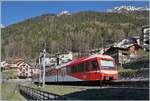 Nocheinmal, aus einem etwas anderen Winkel: Der TMR Beh 4/8 N° 72 mit der UIC Nummer 72 (UIC 90 85 838 072-4 CH-TMRSA) ist auf dem Weg von Martigny nach Vallorcine und hat Finhaut erreicht.