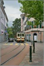 Die A-L Strecke von Bahnhof Aigle zum Dpt fhrt mitten durch die Atlstadt.