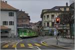 Nach dem kurzen Halt in Aigle Marché verschwindet der A-L BDeh 4/4 301 mit seinem Bt 352 in der Altstadt von Aigle, um wenige Minuten später den Bahnhof von Aigle zu erreichen    3.