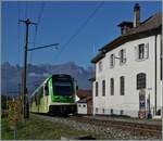 Ausgangs Aigle hat der neue TPC ASD Abe 4/8 471 die Fahrt auf der Strasse durch den Ort hinter sich gelassen und fährt nun auf dem Eigentrasse in Richtung Weinberge.