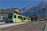 Vor dem Hintergrund mächtiger Berge wartet der TPC ASD ABe 4/8 472 in Les Diablerets auf die Abfahrt als R71 nach Aigle.

13. Oktober 2025