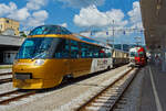 MOB 1.Klasse Panorama-Steuerwagen Ast 151 (ex Arst 151) steht am 28.05.2012 mit einem MOB Panoramic Express im Bahnhof Bulle (Kanton Freiburg).