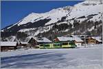 Der auf der AOMC und ASD einsetzbare TPC Beh 4/8 591 erreicht als Regionalzug R 436 bei den ersten Häusern von Les Diablerets sein Ziel in Kürze.