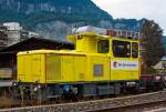 Die HGm 2/2 104 002-1 der zb (Zentralbahn) abgestellt am 29.09.2012 im Bahnhof Meiringen.