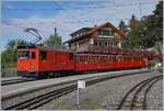 125 Jahre Rochers de Naye Bahn: Die Rochers de Naye Hem 2/2 N° 12 zeigt sich mit ihrem  Belle Epoque  Zug in Glion.