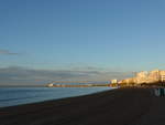 (185'221) - Am Strand von Roses am 26.