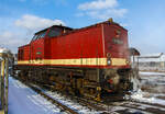 Das  Rote Kamele , auch bekannt als  Harzkamel , 199 861-6 der HSB (Harzer Schmalspurbahnen), ex DR 110 861-2, ex DR 299 110-7, am 23.03.2013 im Bf Wernigerode.